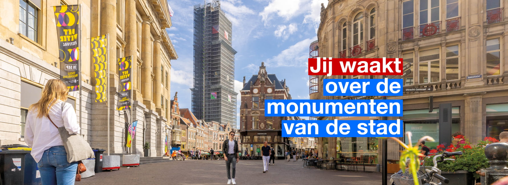 Pagina over werken bij Vastgoed. Een foto van het stadhuisplein. In de achtergrond zie je de Domtoren ingepakt in steigers.