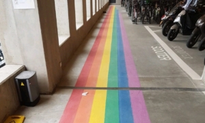 Regenboog fietsenstalling