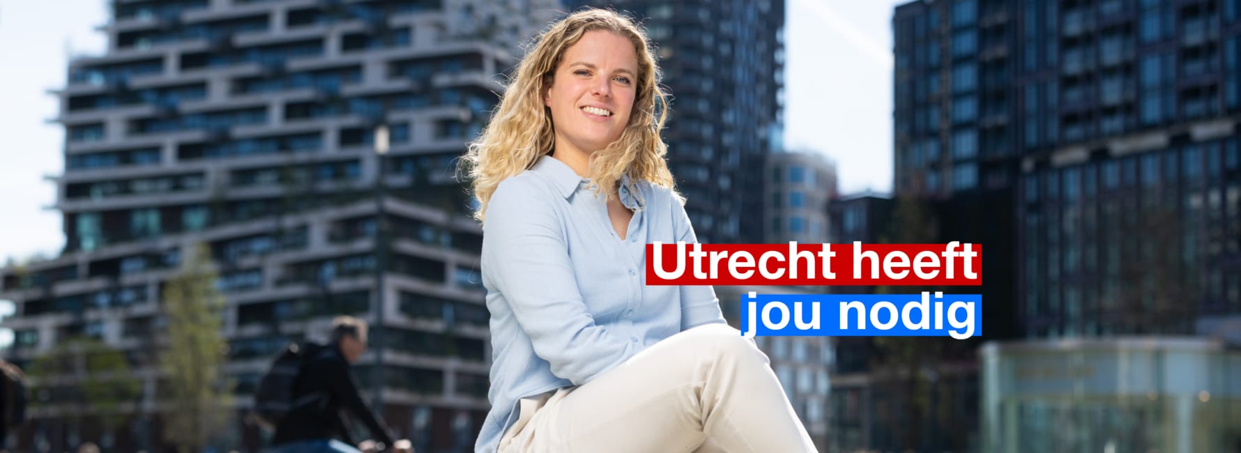 casemanager Luna zit op het Jaarbeursplein